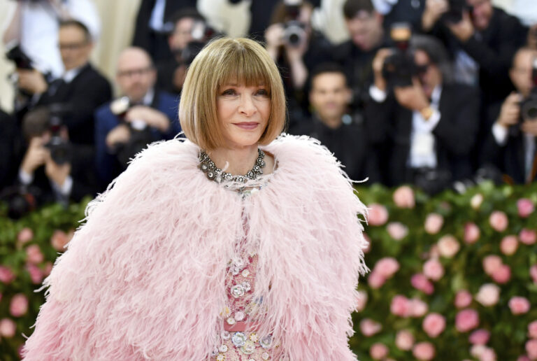 Vogue: Η Άννα Γουίντουρ αποχωρεί από την αρχισυνταξία του περιοδικού