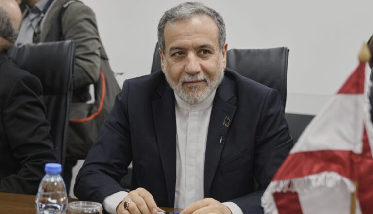 Ιρανός ΥΠΕΞ: Η Τεχεράνη δεν θα διεξάγει συνομιλίες «με κανένα μέρος» μέχρι το Ισραήλ να σταματήσει να μας πλήττει
