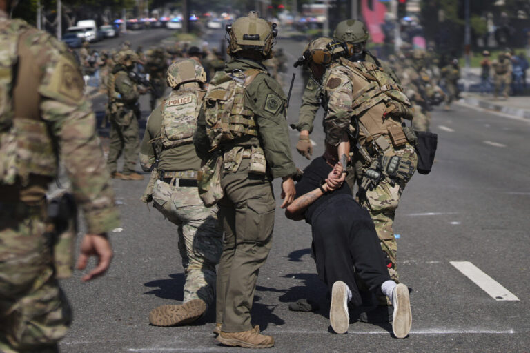 ΗΠΑ: Δικαστήριο επιτρέπει στον Τραμπ να διατηρήσει προσωρινά τον έλεγχο της Εθνοφρουράς της Καλιφόρνιας
