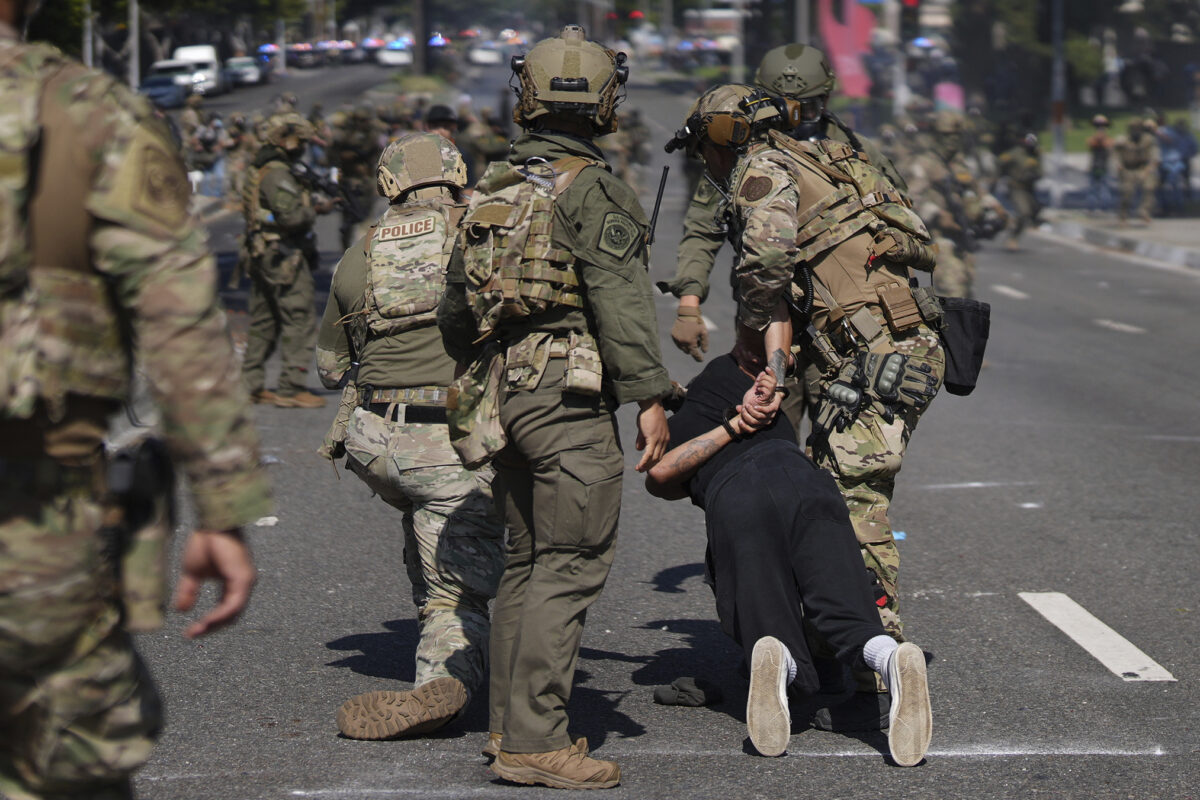 ΗΠΑ: Δικαστήριο επιτρέπει στον Τραμπ να διατηρήσει προσωρινά τον έλεγχο της Εθνοφρουράς της Καλιφόρνιας