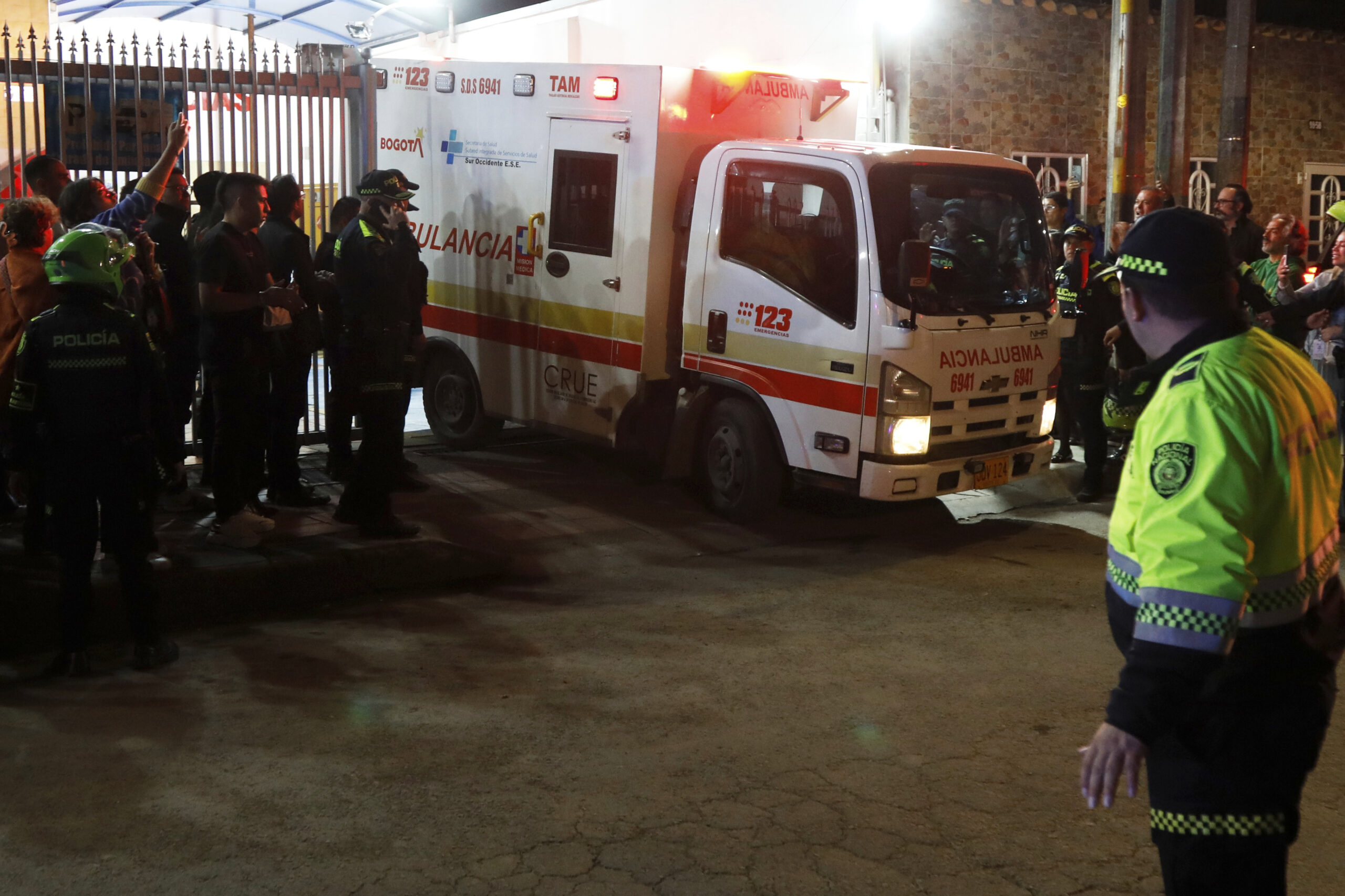 Κολομβία: Να δικαστεί ο πρόεδρος Πέτρο ζητά η οικογένεια του γερουσιαστή Ουρίμπε, που έγινε στόχος απόπειρας δολοφονίας