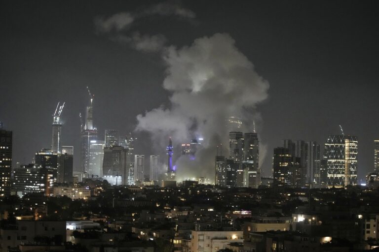 Ακραία κλιμάκωση στη Μέση Ανατολή: Εκατοντάδες πύραυλοι από το Ιράν – Νέες ισραηλινές επιθέσεις