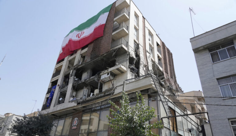 CNN: Μυστικό διπλωματικό σχέδιο Τραμπ για το Ιράν – Τι προσφέρουν οι ΗΠΑ