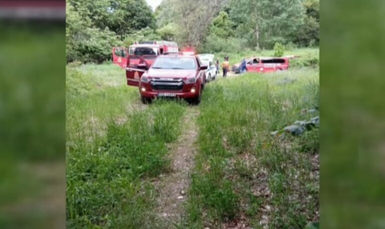 Δράμα: Ελικόπτερο προσπαθεί να προσεγγίσει το σημείο της χαράδρας όπου βρίσκεται ο δεύτερος ορειβάτης – Παραμένει χωρίς τις αισθήσεις του
