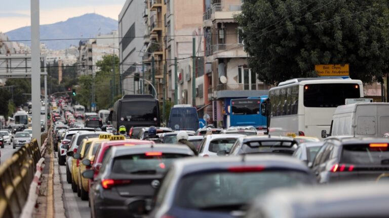 Κάμερες σε οκτώ επιλεγμένα σημεία της Αττικής και σε 10 γραμμές λεωφορείων περιλαμβάνει το πιλοτικό πρόγραμμα