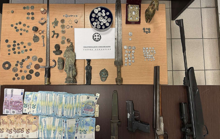 Θεσσαλονίκη: Ελεύθεροι με όρους οι 39 συλληφθέντες για τα δύο κυκλώματα αρχαιοκαπηλίας – 50.000 ευρώ εγγύηση στους δύο «αρχηγούς»