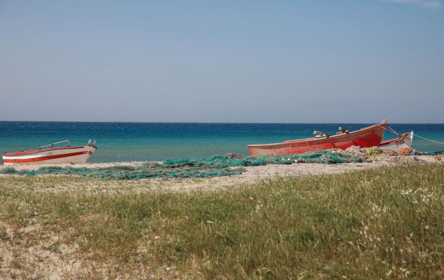 Γέμισαν κόσμο οι κοντινές παραλίες της Θεσσαλονίκης