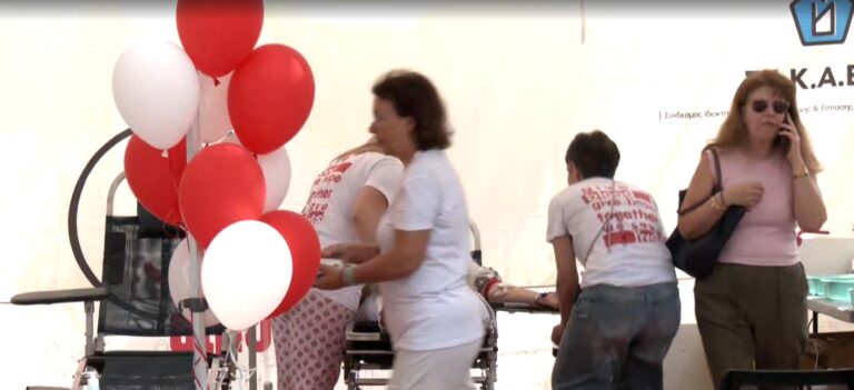 Λάρισα: Μουσικό Φεστιβάλ Αιμοδοσίας σε εξέλιξη στην κεντρική πλατεία