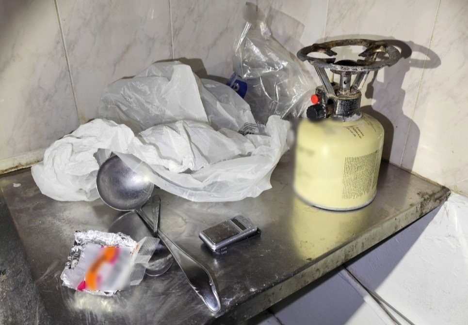 Εξάρθρωση συμμορίας που διακινούσε κοκαΐνη – Τέσσερις συλληφθέντες οδηγήθηκαν στον Εισαγγελέα