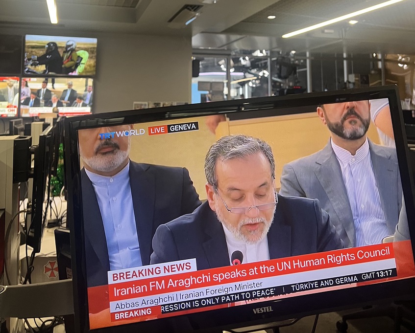 Στη Γενεύη ο Ιρανός υπουργός Εξωτερικών – Έκκληση για διπλωματική λύση και δριμύ «κατηγορώ» στο Ισραήλ