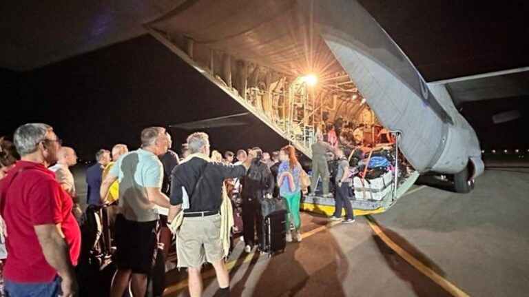Συγχαρητήρια Ν. Δένδια για την επιχείρηση απεγκλωβισμού Ελλήνων και ξένων πολιτών από το Ισραήλ