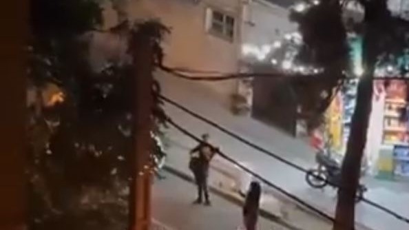 «Όταν η μουσική είναι πιο δυνατή από τις βόμβες» – Έπαιζε βιολί την ώρα που το Ισραήλ «σφυροκοπούσε» την Τεχεράνη