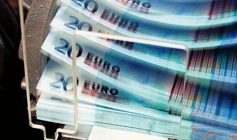 Αυξήθηκαν κατά 61% οι εκταμιεύσεις δανείων προς τις επιχειρήσεις το 2024
