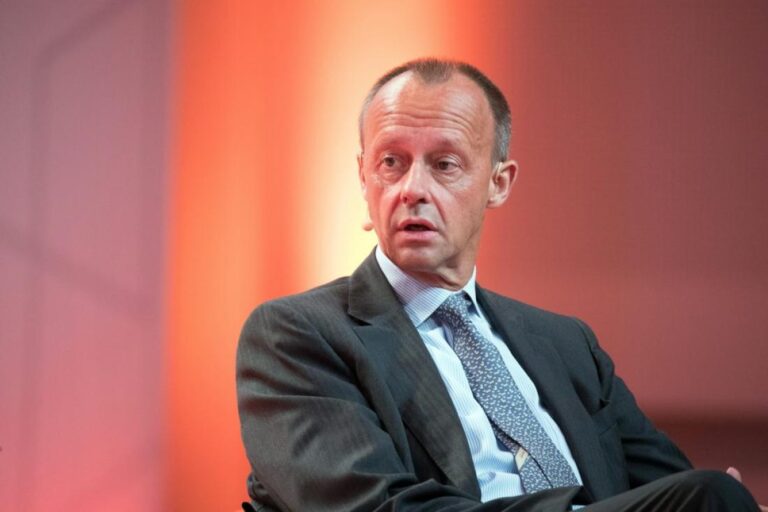 Μερτς: Η ΕΕ πρέπει να συνάψει «γρήγορη κι απλή» συμφωνία για το εμπόριο με τις ΗΠΑ
