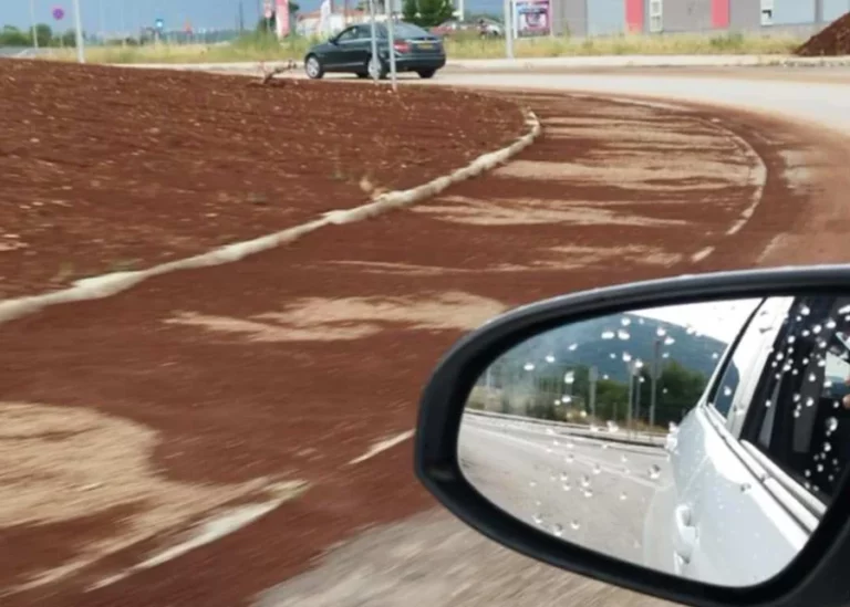 Ιωάννινα: Χώματα παρασύρθηκαν από τη βροχή στους υπό διαμόρφωση κόμβους της Νιάρχου