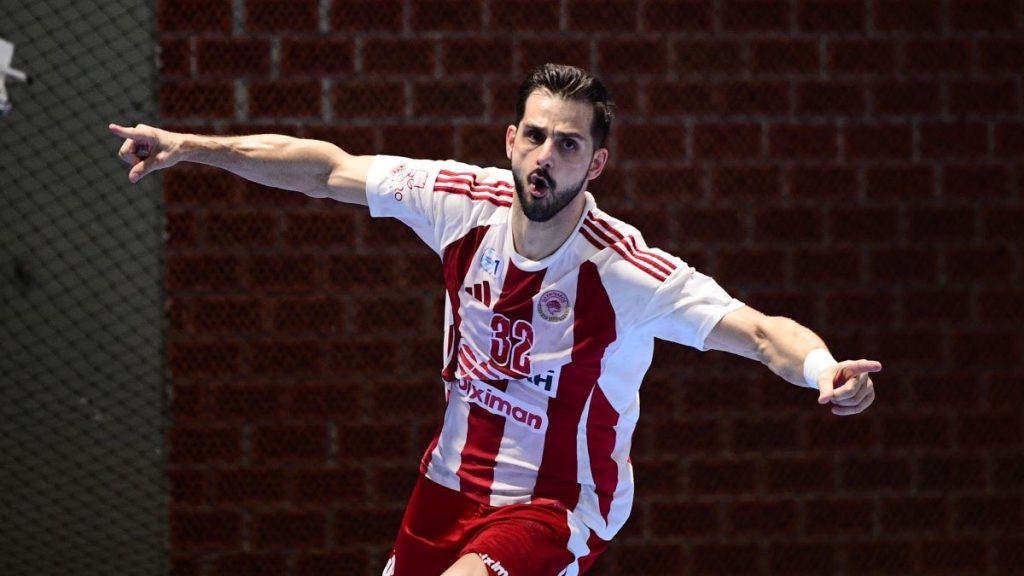 Μια ανάσα από τον τίτλο της Handball Premier ο Ολυμπιακός, 31-26 την ΑΕΚ