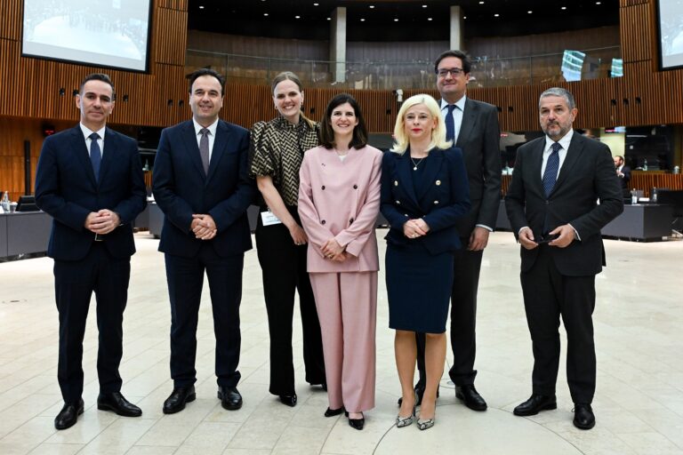 ΕΕ: 13 χώρες στηρίζουν την ελληνική πρωτοβουλία για την προστασία των παιδιών στο διαδίκτυο