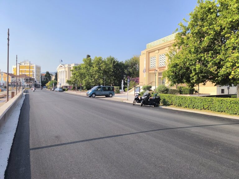 Ολοκληρώθηκε η ασφαλτόστρωση της προκυμαίας στη Μυτιλήνης