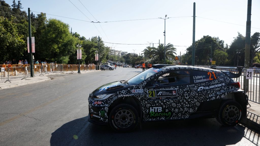 EKO Acropolis Rally: Στις 19:28 η εκκίνηση του πρώτου αυτοκινήτου λόγω κυκλοφοριακής συμφόρησης στην Αθήνα
