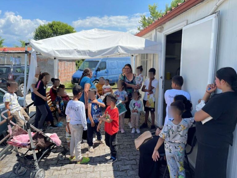 Τρίκαλα: Εμβολιασμός και δράσεις υγείας σε παιδιά Ρομά