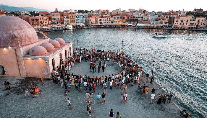 Χανιά: Για 4η συνεχόμενη χρονιά η μαγεία της παράδοσης ”ζωντανεύει” με την στράτα του Δήμου Χανίων