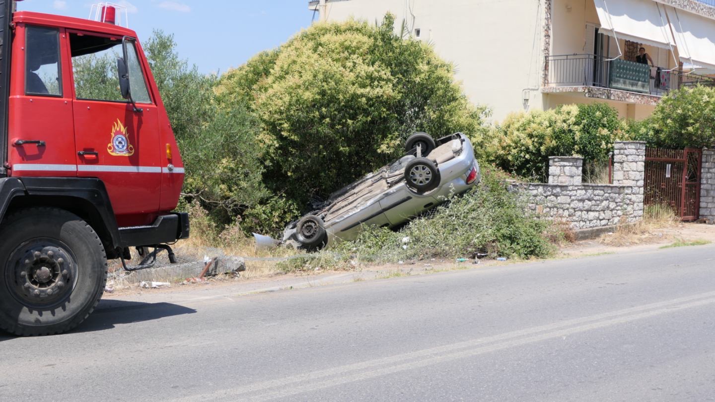 Μεσσήνη: Σοβαρό τροχαίο στην 7η Επαρχιακή Οδό – Τραυματίστηκε 20χρονος οδηγός (βίντεο)