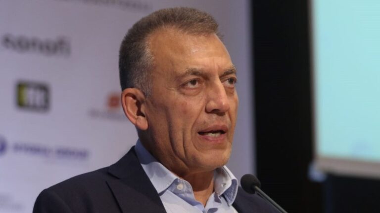 Η ανακοίνωση του Υπουργείου για τη συνάντηση του Γιάννη Βρούτση με τους ιδιοκτήτες Ολυμπιακoύ και Παναθηναϊκού