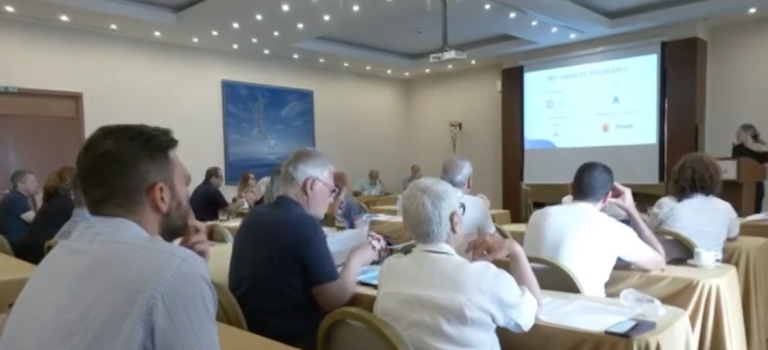Αλεξανδρούπολη: Κορυφαίοι μέντορες δίνουν συμβουλές και καθοδήγηση στους νέους επιστήμονες