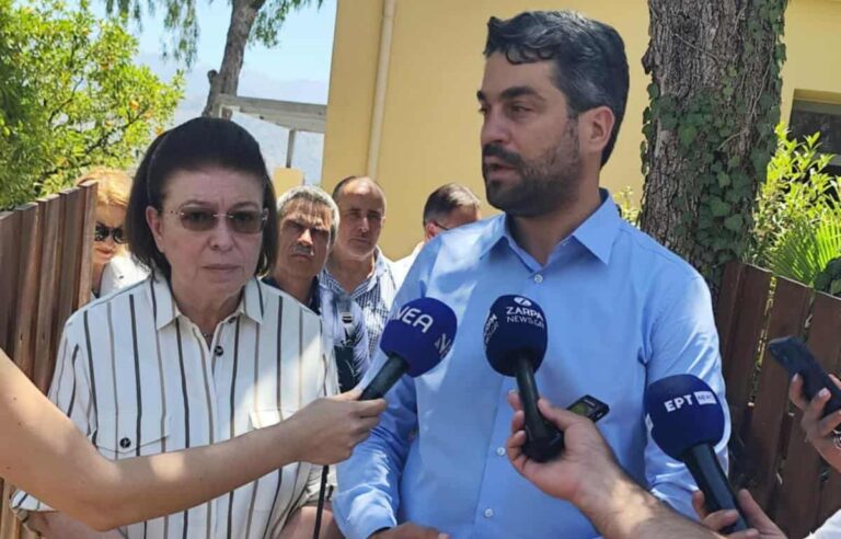 Χανιά: Στην οικία Μ. Θεοδωράκη στο Γαλατά η Λ. Μενδώνη – Κονδύλι για αποκατάσταση από τον Δήμο