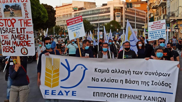 Αντιπολεμική κινητοποίηση στη Δημοτική Αγορά από την Επιτροπή Ειρήνης Χανίων
