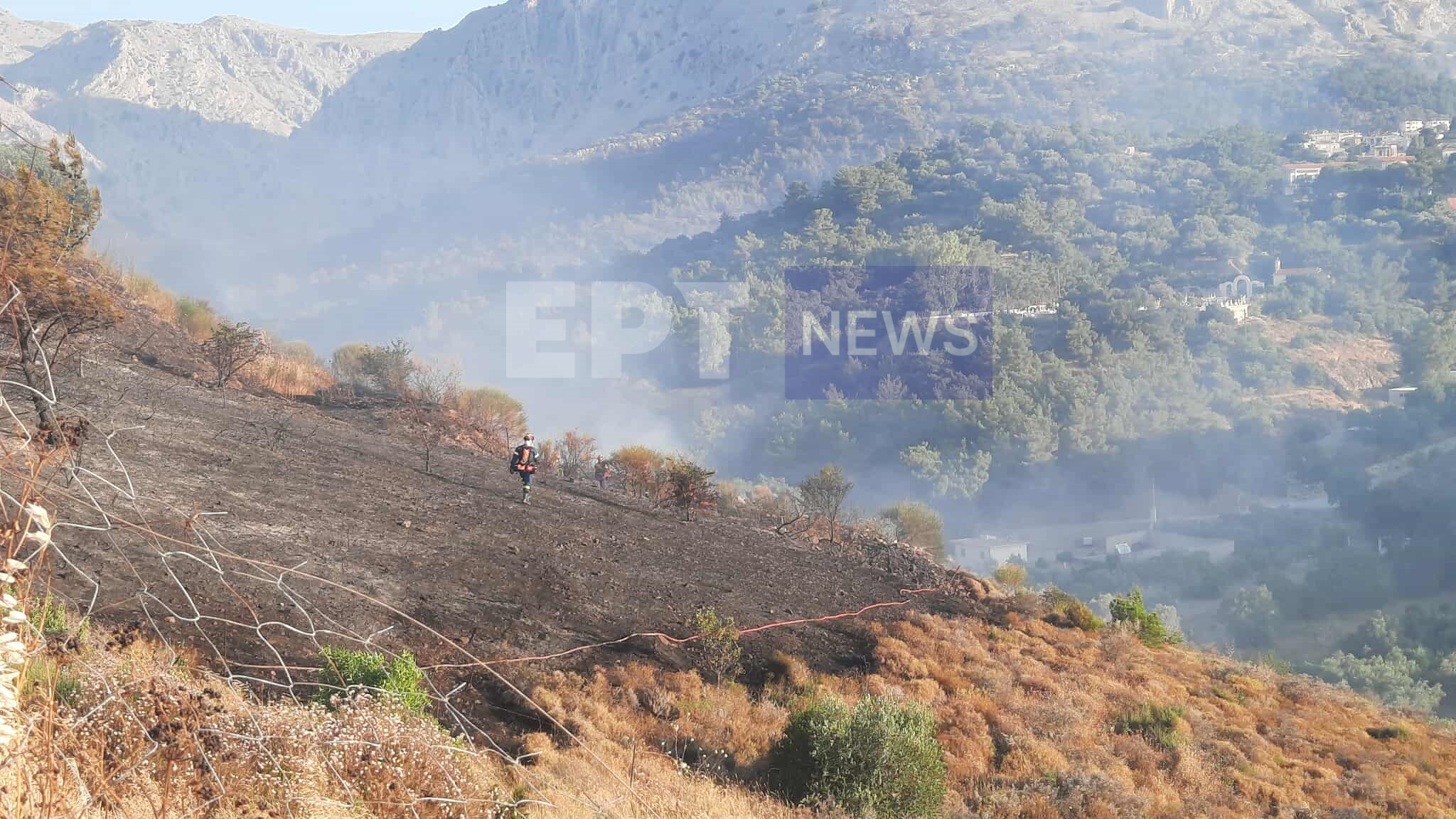 Καρδίτσα: Φωτιά σε δασική έκταση στα Κανάλια Μουζακίου – Σηκώθηκαν 5 εναέρια μέσα