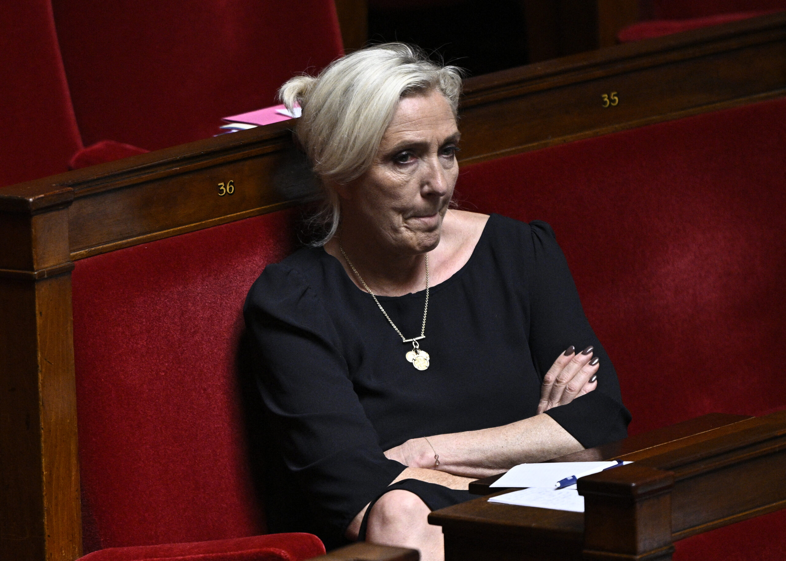 Η Δικαιοσύνη ερευνά οικονομικό σκάνδαλο που εμπλέκει την Ευρωπαϊκή Συσπείρωση της Λεπέν και τους συμμάχους της στο Ευρωκοινοβούλιο