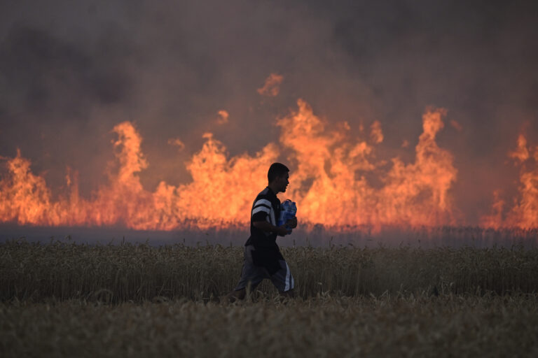 Βουλγαρία: Πυρκαγιές μαίνονται σε όλη τη χώρα, καταστρέφοντας δάση και σπίτια – «Είναι μια ανελέητη τραγωδία»