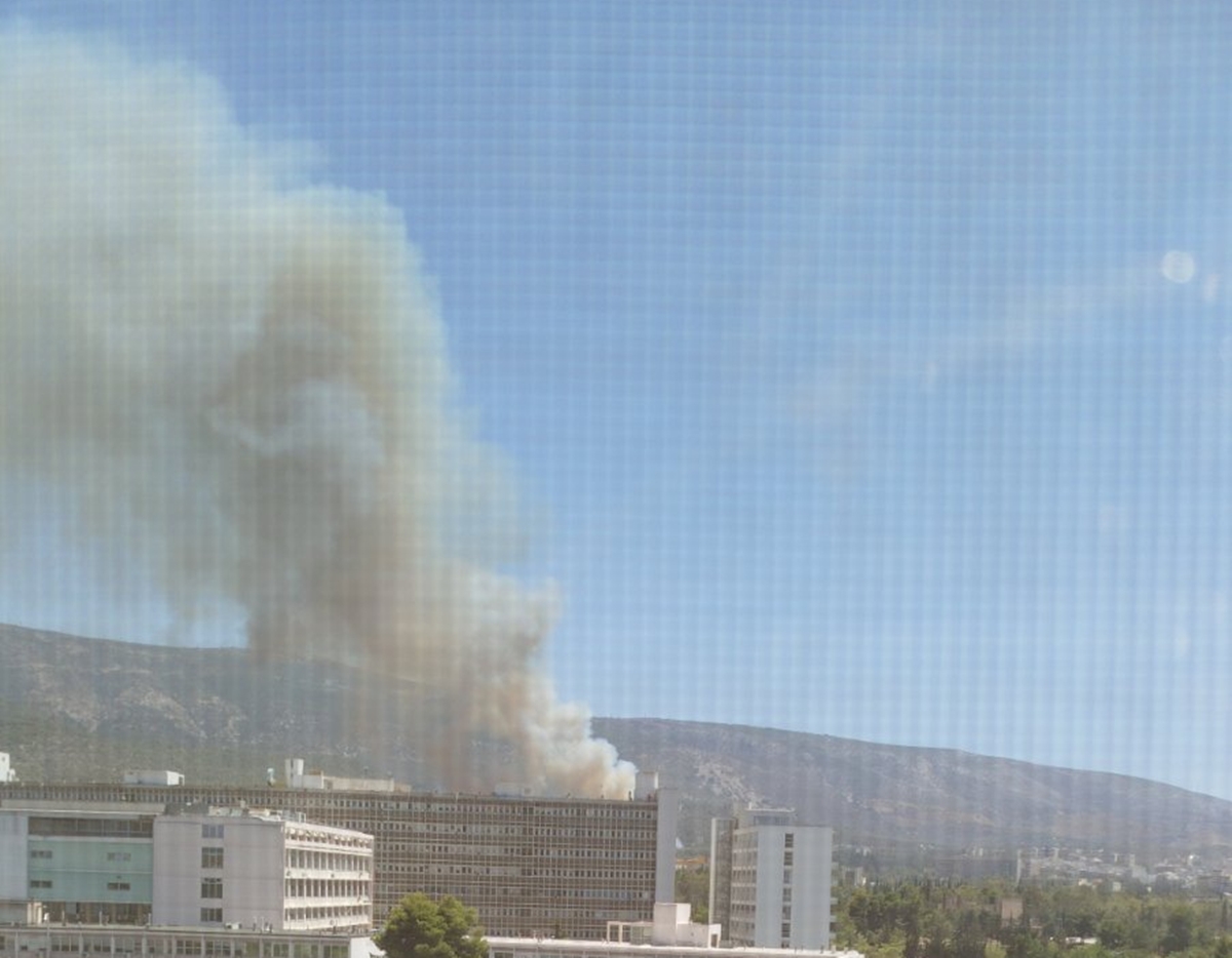Φωτιά τώρα στην Πολυτεχνειούπολη – Ηχησε το 112