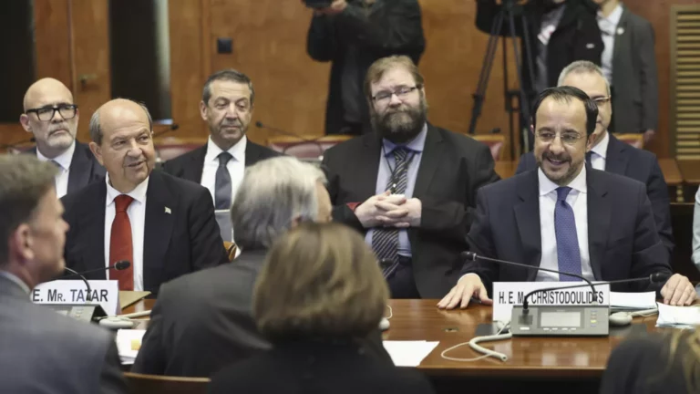 Συνεχίζεται η άτυπη διευρυμένη διάσκεψη για Κυπριακό στη Ν. Υόρκη