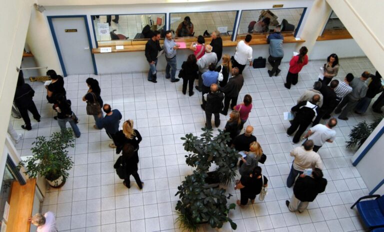 Εκπνέει η προθεσμία για φόρο εισοδήματος, ΕΝΦΙΑ, ΦΠΑ και ασφαλιστικές εισφορές – Όλες οι φορολογικές υποχρεώσεις έως σήμερα Πέμπτη 31 Ιουλίου