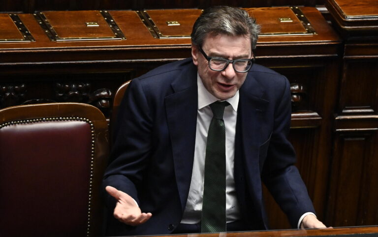 Ιταλία: Για τους δασμούς «πρέπει να διαπραγματευτούμε χωρίς να υποχωρήσουμε ούτε εκατοστό»