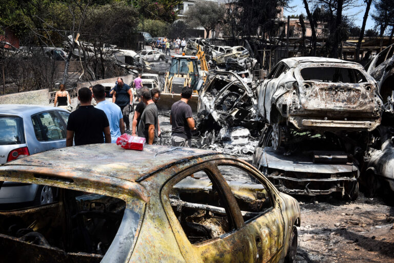 Μάτι: Επτά χρόνια από τη φονική πυρκαγιά με 104 νεκρούς, δεκάδες τραυματίες και τεράστιες καταστροφές