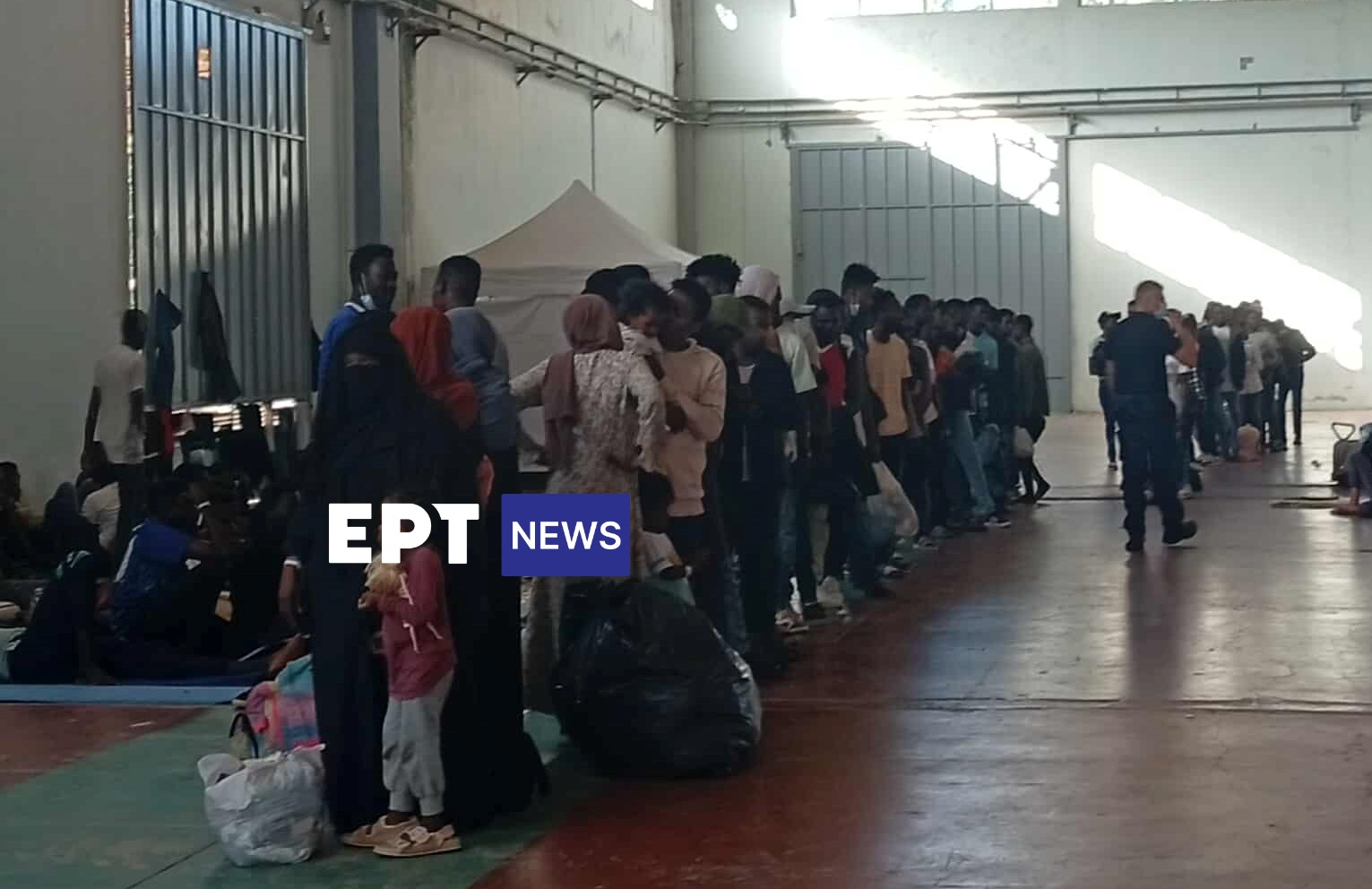 Χανιά: Αναχώρησαν από την Αγυιά οι πρώτοι 94 πρόσφυγες και μετανάστες