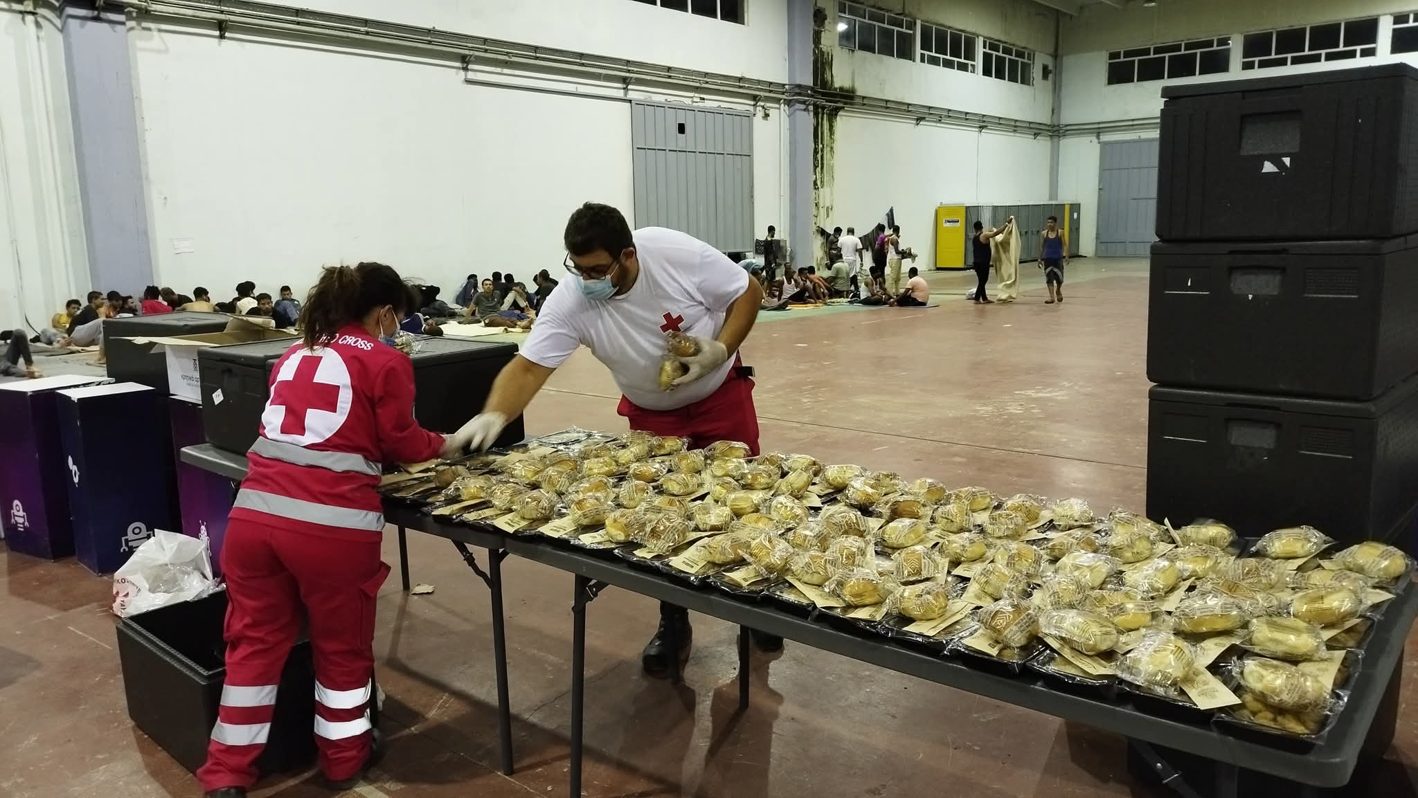 Χανιά: Δίπλα στους μετανάστες οι εθελοντές του Ερυθρού Σταυρού και ο Συνεταιρισμός Φαρμακοποιών Χανίων