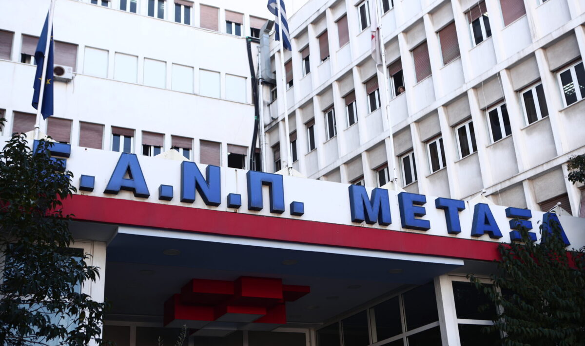 [367474] ΕΠΙΣΚΕΨΗ ΤΟΥ ΠΡΟΕΔΡΟΥ ΤΟΥ ΠΑΣΟΚ - ΚΙΝΗΜΑΤΟΣ ΑΛΛΑΓΗΣ ΝΙΚΟΥ ΑΝΔΡΟΥΛΑΚΗ ΣΤΟ ΝΟΣΟΚΟΜΕΙΟ "ΜΕΤΑΞΑ" (ΣΩΤΗΡΗΣ ΔΗΜΗΤΡΟΠΟΥΛΟΣ/EUROKINISSI)