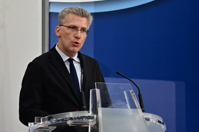 Άκης Σκέρτσος: Είμαστε στο σωστό δρόμο – Η ελληνική οικονομία δείχνει ισχυρή ανάκαμψη μετά την κρίση