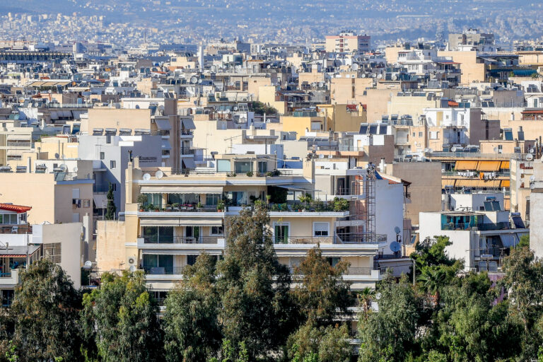Ν. Παπαθανάσης στο ΕΡΤNews: 8.500 πολίτες έχουν «κλειδώσει» σπίτι μέσω του «Σπίτι μου 2» – 37 ετών η μέση ηλικία του δανειολήπτη, 20.600 € το μέσο οικογενειακό εισόδημα