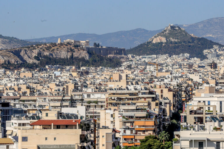 Έκθεση ΤπΕ: Η Ελλάδα αντιμέτωπη με μια ολοένα πιο βαθιά στεγαστική κρίση