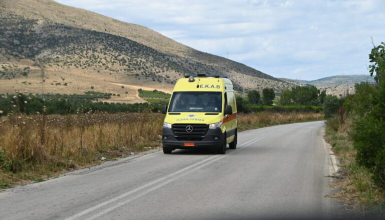 Μάνδρα: Οδηγός φορτηγού χτύπησε με σκεπάρνι συνάδελφό του – Μάλωσαν για το ποιος θα ξεφορτώσει πρώτος