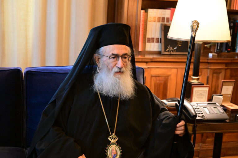 Αρχιεπίσκοπος Δαμιανός: Καταγγέλλει απόπειρα καθαίρεσής του από τη Μονή Σινά και μιλά για πραξικόπημα