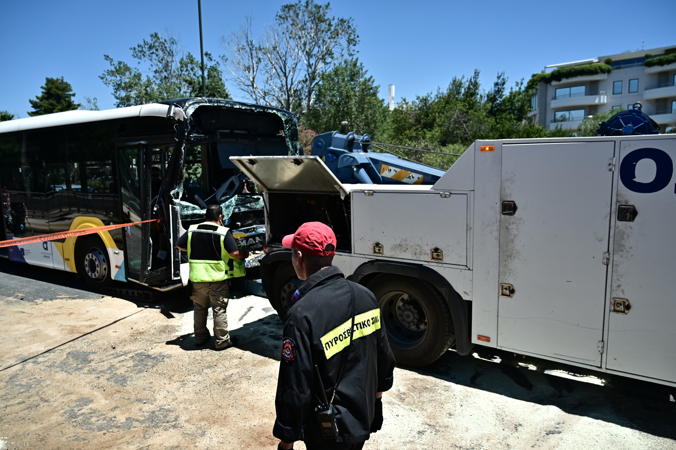 ΟΑΣΑ: Εσωτερική διερεύνηση για το τροχαίο στη Βούλα – Τα λεωφορεία είχαν δοθεί στην κυκλοφορία το 2024