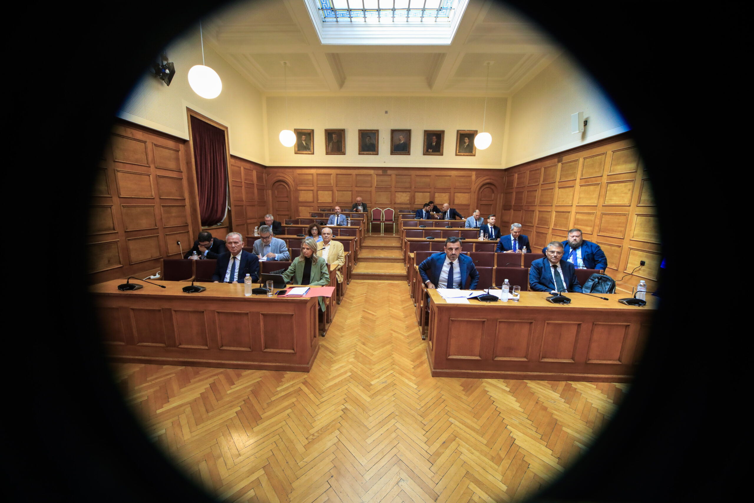 Προανακριτική για Τέμπη: Το ΚΚΕ αποχωρεί καταγγέλλοντας φαρσοκωμωδία