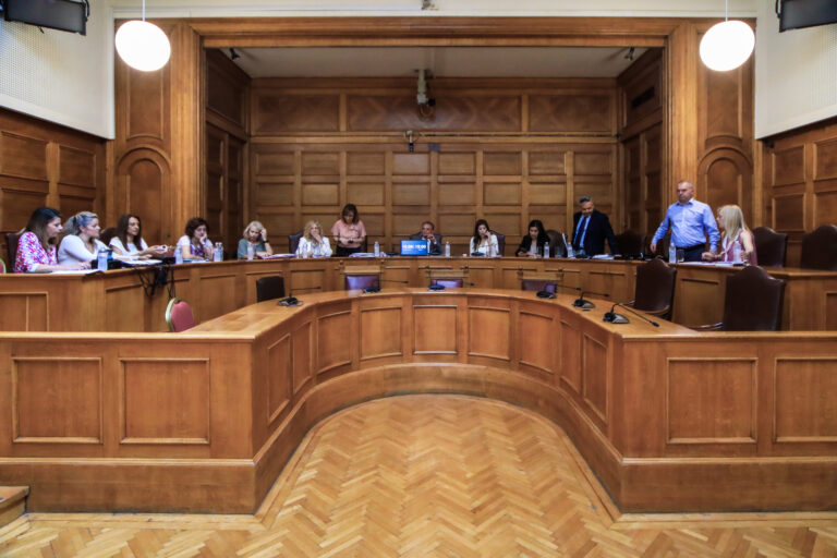 Το υπόμνημα Καραμανλή στην προανακριτική: Στη συνεδρίαση στις 17/7 το ενδιαφέρον – Το μοντέλο Τριαντόπουλου επιλέγει η ΝΔ