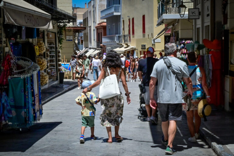 Αυξήθηκαν κατά 12,7% τα έσοδα από τον τουρισμό στο πεντάμηνο Ιανουαρίου – Μαΐου 2025
